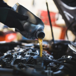 Моторное масло: необходимость и роль в жизни автомобиля