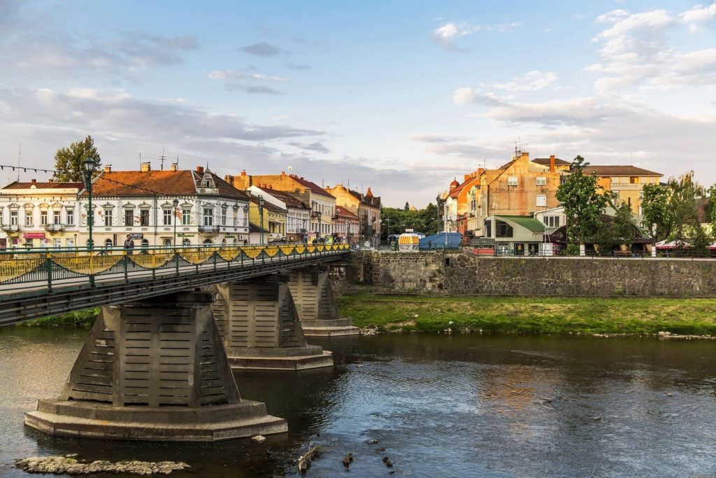 Чому сьогодні настільки популярна ідея купити квартиру в Ужгороді