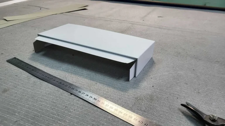 Гибка листового металу: як обрати надійного виробника для промислових проєктів