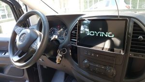 Штатная магнитола для Mercedes: почему покупать и устанавливать выгоднее в одном месте